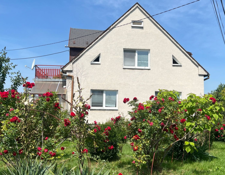 Predaj RD-minimálne 5 izeb + dvojgaráž + altánok + záhrada